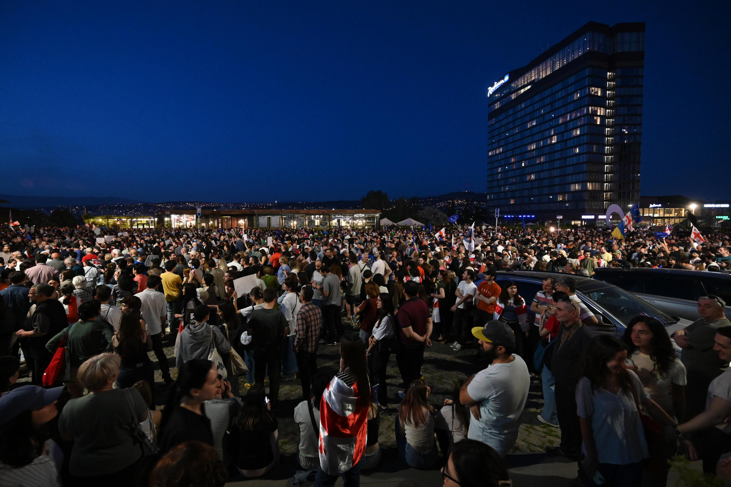 Manifestation massive contre un projet de loi sur "l'influence étrangère", dimanche 28 avril 2024, à Tbilissi (Géorgie).