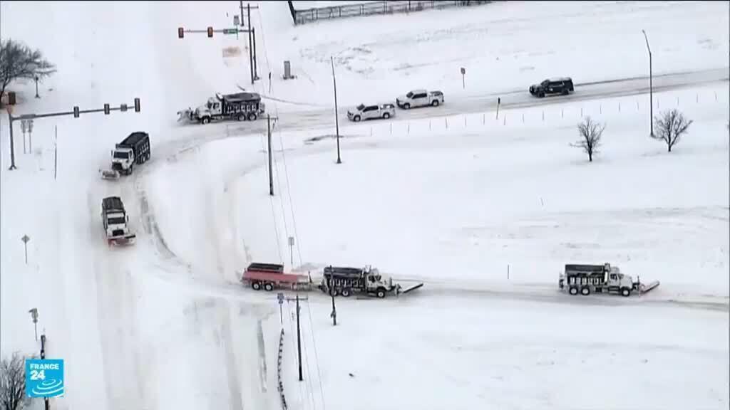 مقتل 10 أشخاص في واحدة من أسوأ العواصف التي تطال الولايات المتحدة منذ عقود