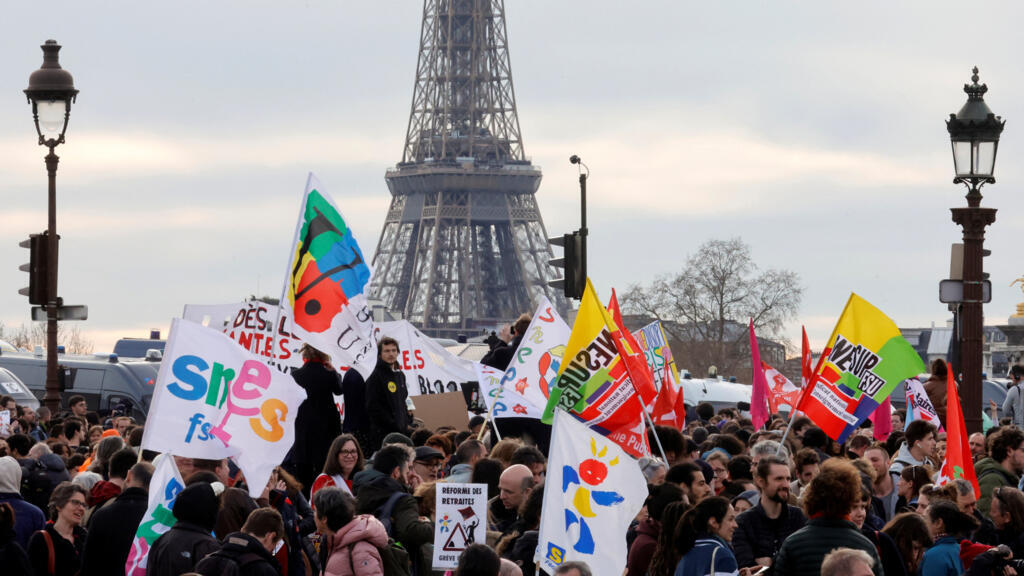 Réforme des retraites : manifestations et tensions en France après le recours au 49.3