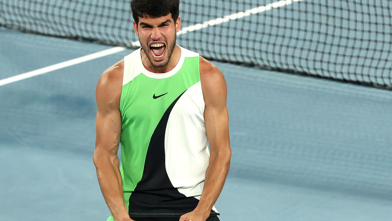 أستراليا المفتوحة: ألكاراس يسحق دي مينور ويضرب موعدا مع زفيريف في نصف النهائي