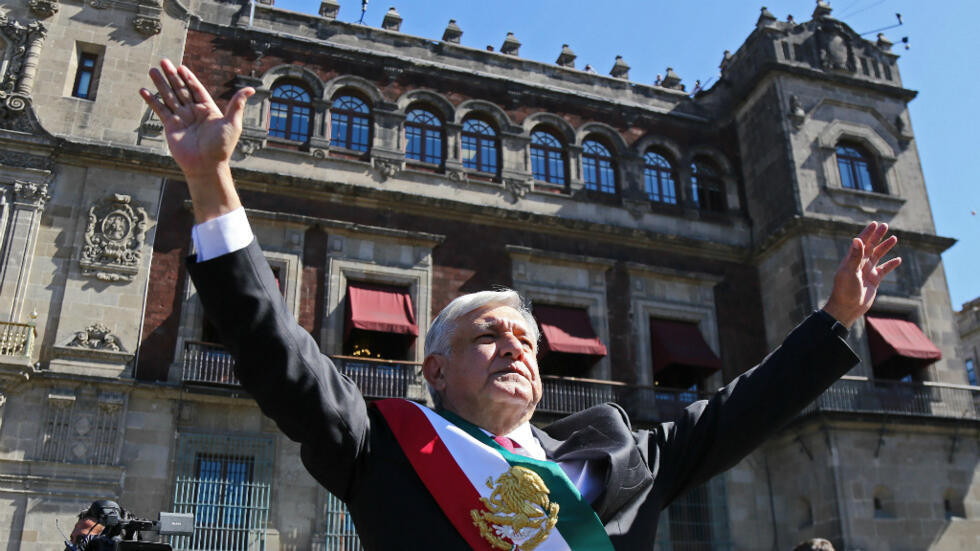 En su primer discurso como presidente, López Obrador prometió un México menos corrupto y más En su primer discurso como presidente, López Obrador prometió un México menos corrupto y más