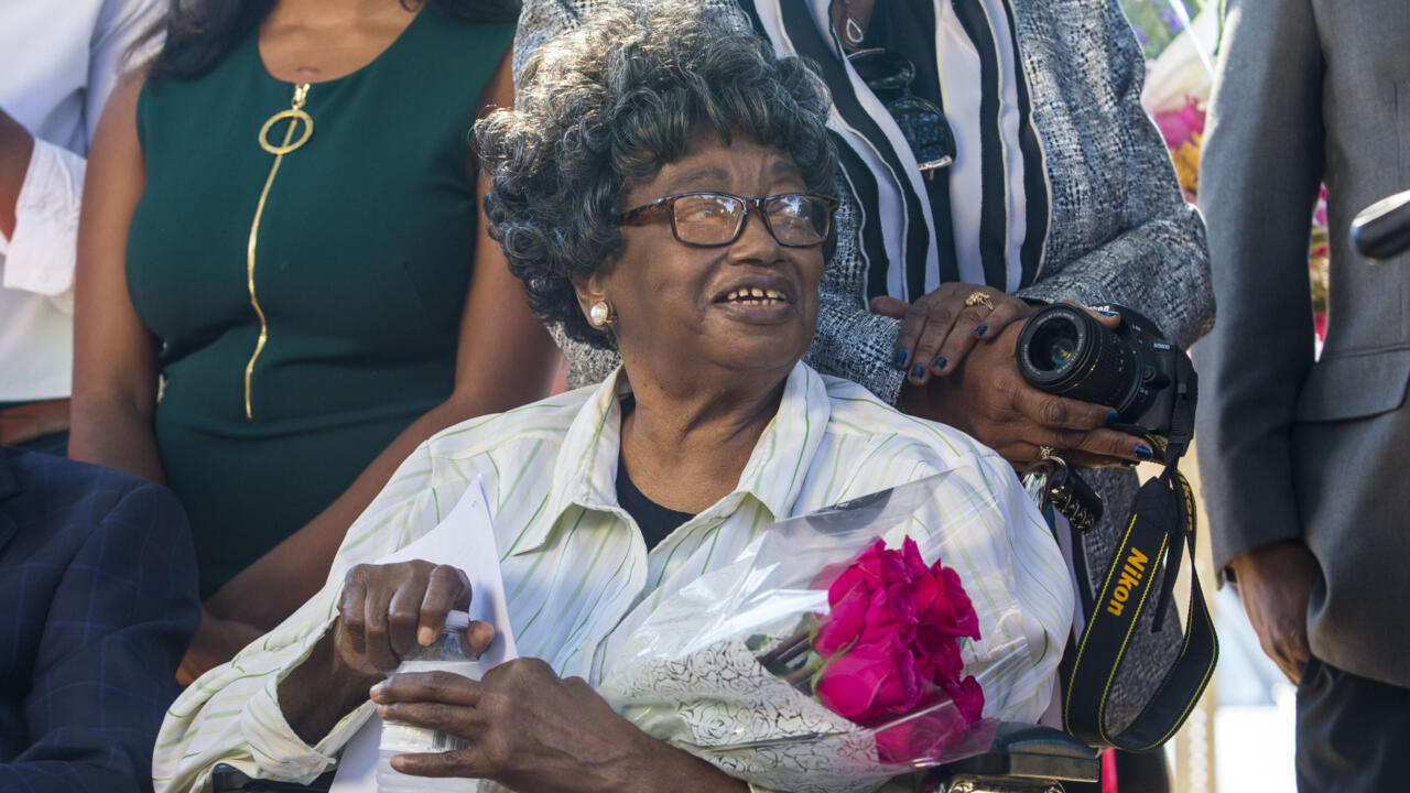 De Amerikaanse burgerrechtenpionier Claudette Colvin sterft op 86-jarige leeftijd