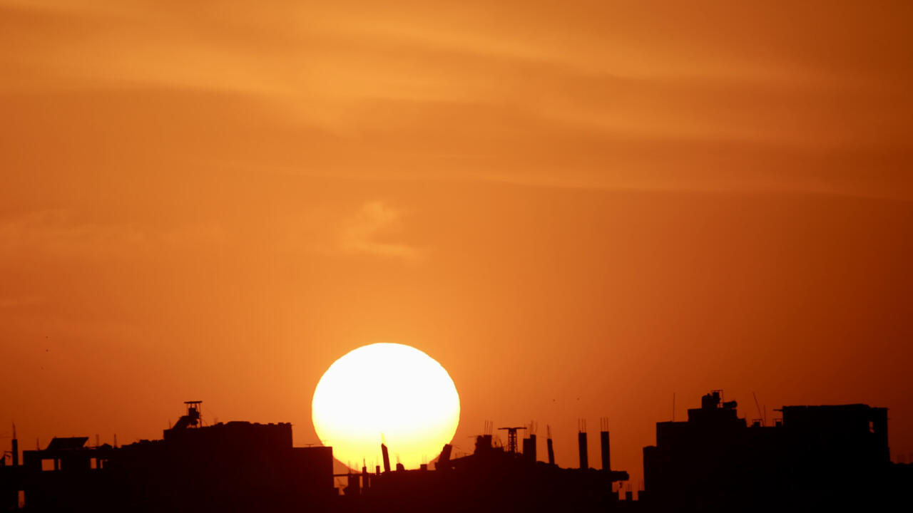 غوتيريش يدعو إسرائيل إلى التراجع عن قرارها بحظر أنشطة منظمات غير حكومية في غزة