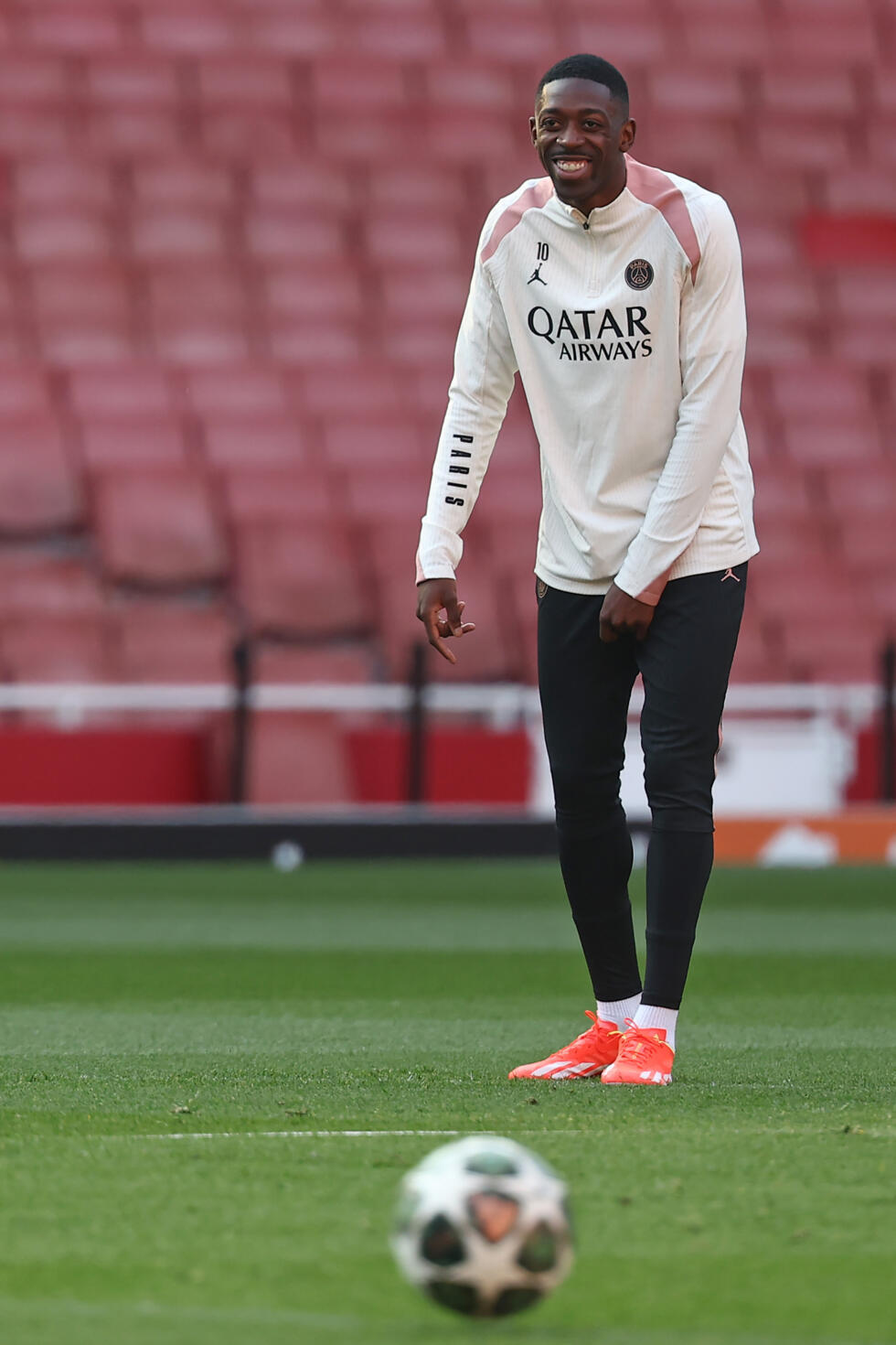L'attaquant du PSG Ousmane Dembele lors de l'entraînement de veille de match à l'Emirates Stadium, le 28 avril 2025