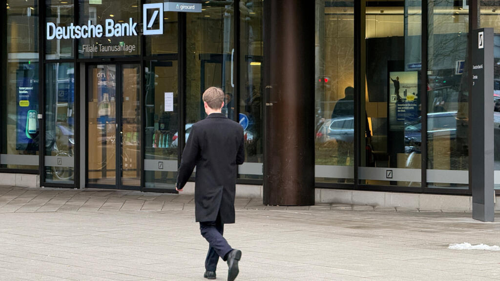 تقوم الشرطة الألمانية بتفتيش مكاتب دويتشه بنك في إطار تحقيق في غسيل الأموال