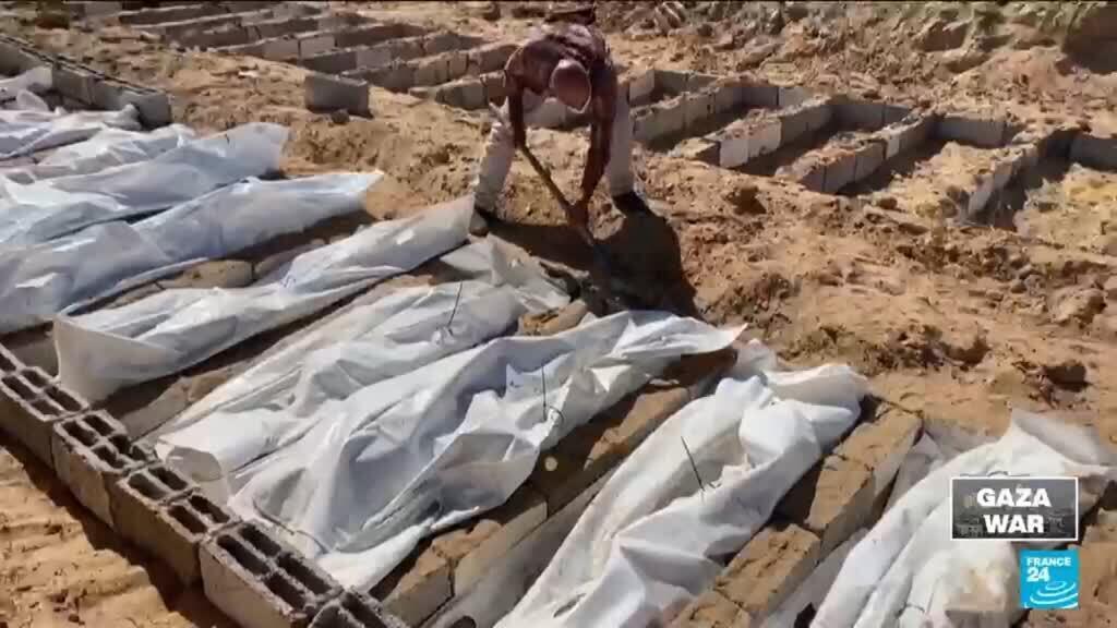 Gaza calls for international help as thousands remain missing under rubble