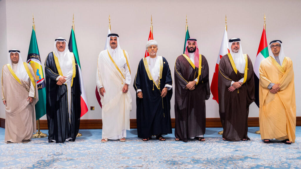 قمة الدوحة: مشروع البيان الختامي يدعو إلى "مراجعة العلاقات الدبلوماسية" مع إسرائيل