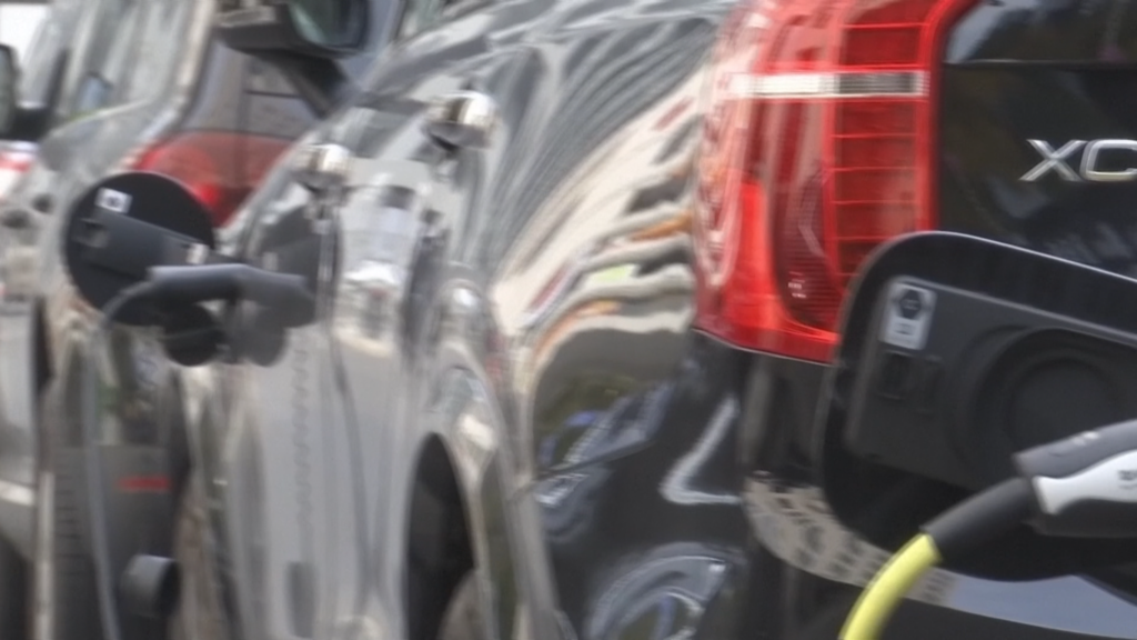 الاتحاد الأوروبي 2035 يعيد حظر محركات الاحتراق الداخلي