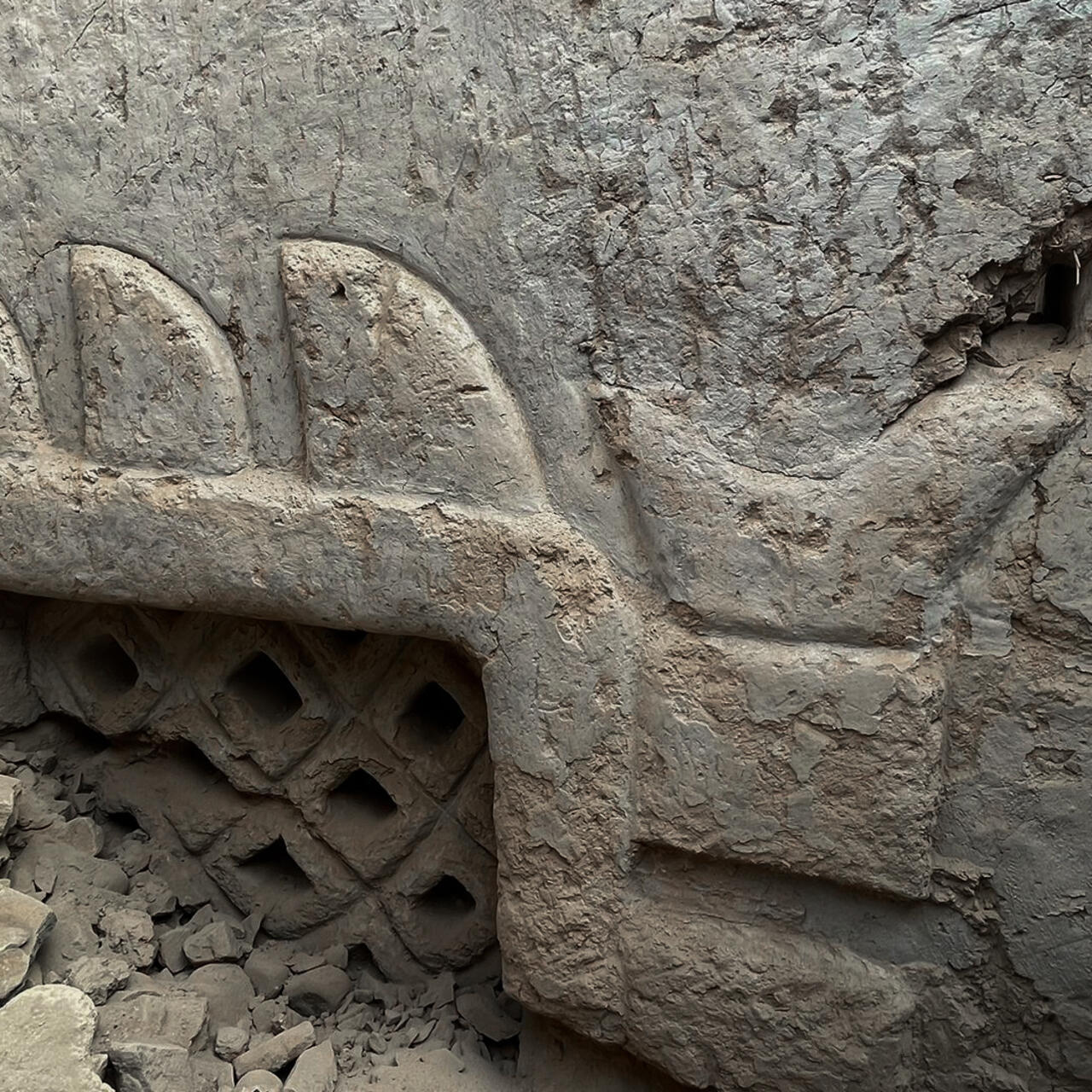 The Bright Side: 3,000-year-old mural depicting fish, stars and plants  discovered in Peru