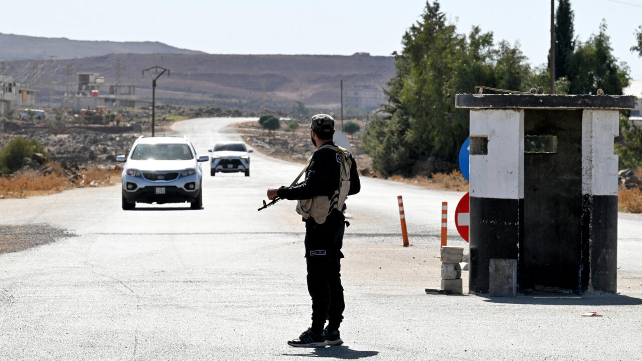 Syrian army redeploys near SDF fronts in northeast Syria as tensions flare