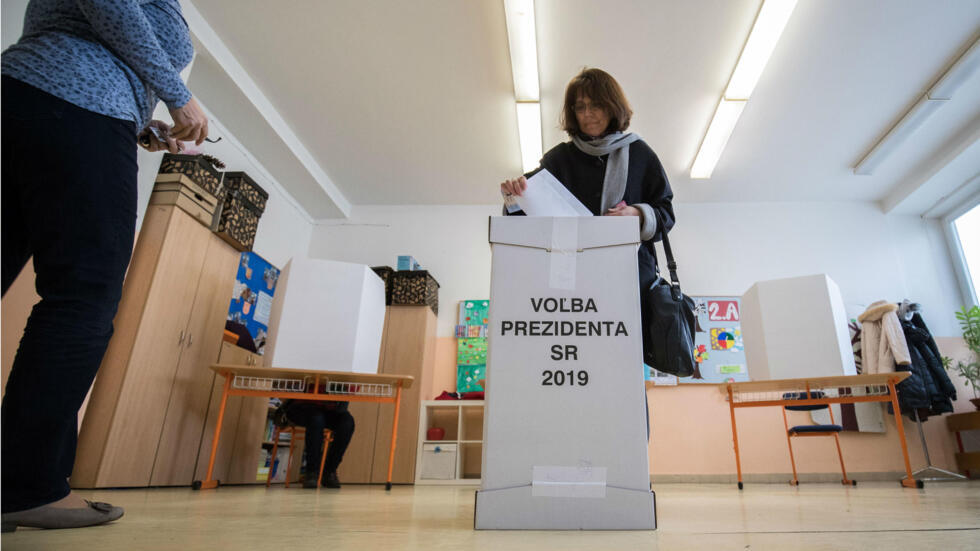 Expectativa por rumbo político de Eslovaquia tras elecciones presidenciales