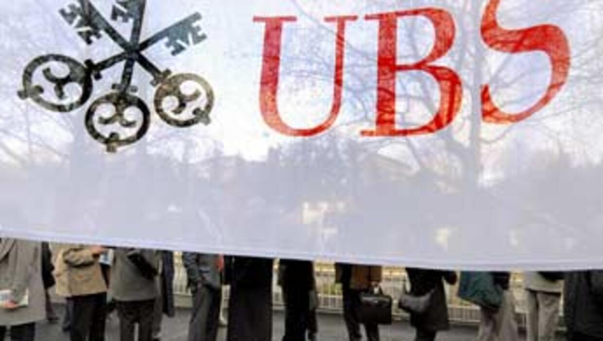 Swiss Banking Giant Ubs Cuts Jobs After Massive Loss