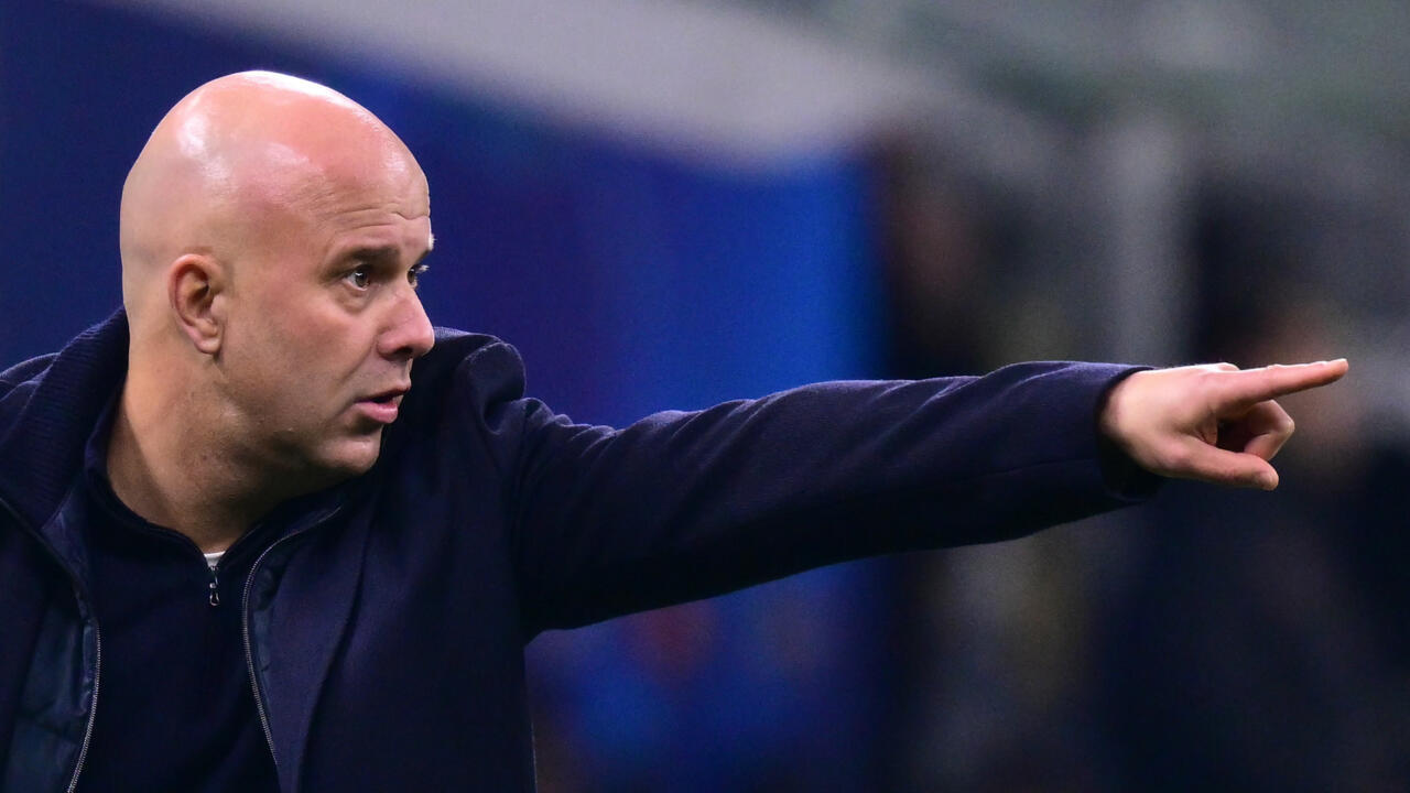 سلوت المتفائل يقول إن ليفربول "تجاوز" أزمة صلاح