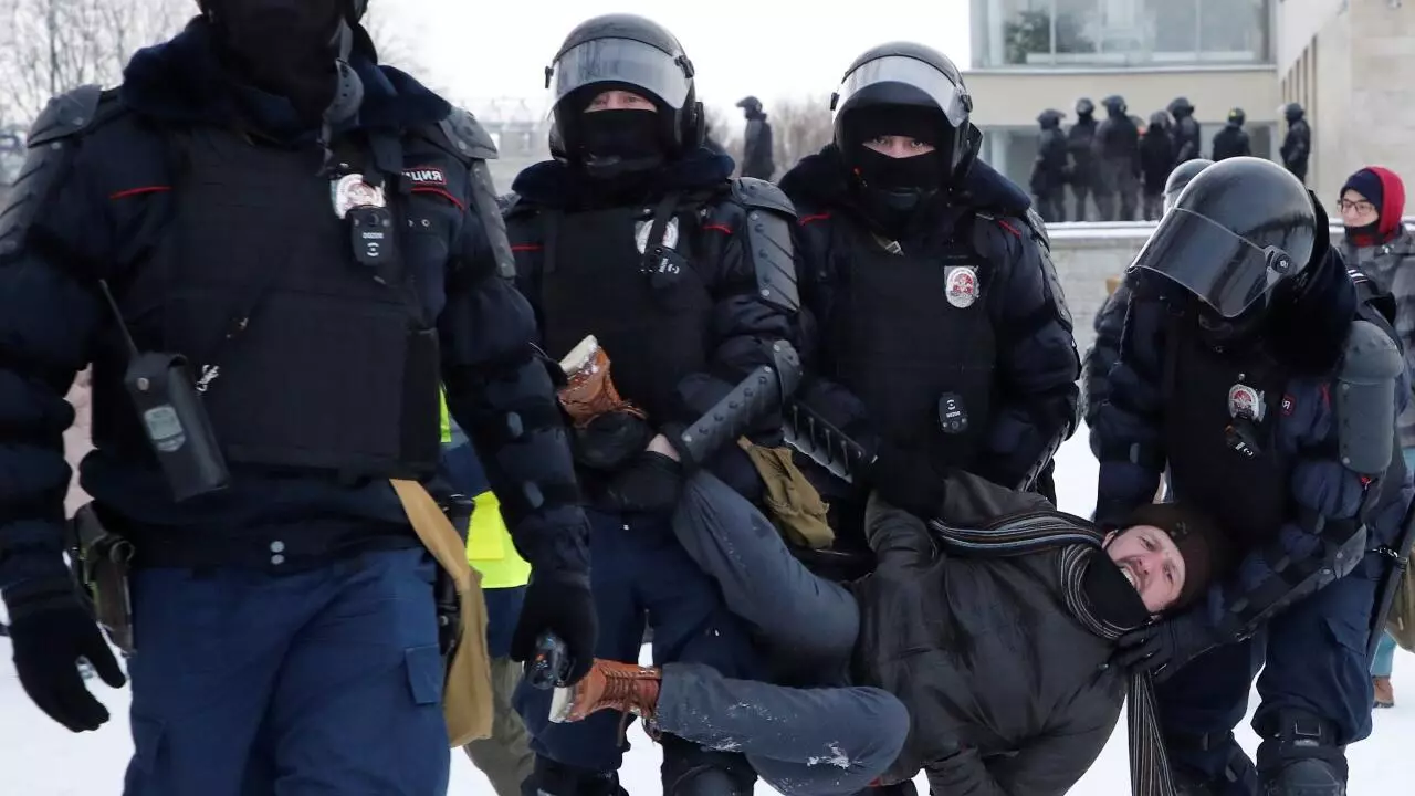 Rusia: miles de detenidos en protestas a favor del opositor Alexéi Navalny