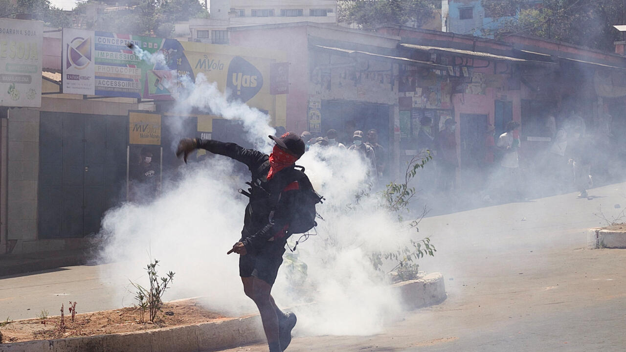 Madagascar : nouveaux heurts entre forces de l'ordre et manifestants exigeant le départ du président