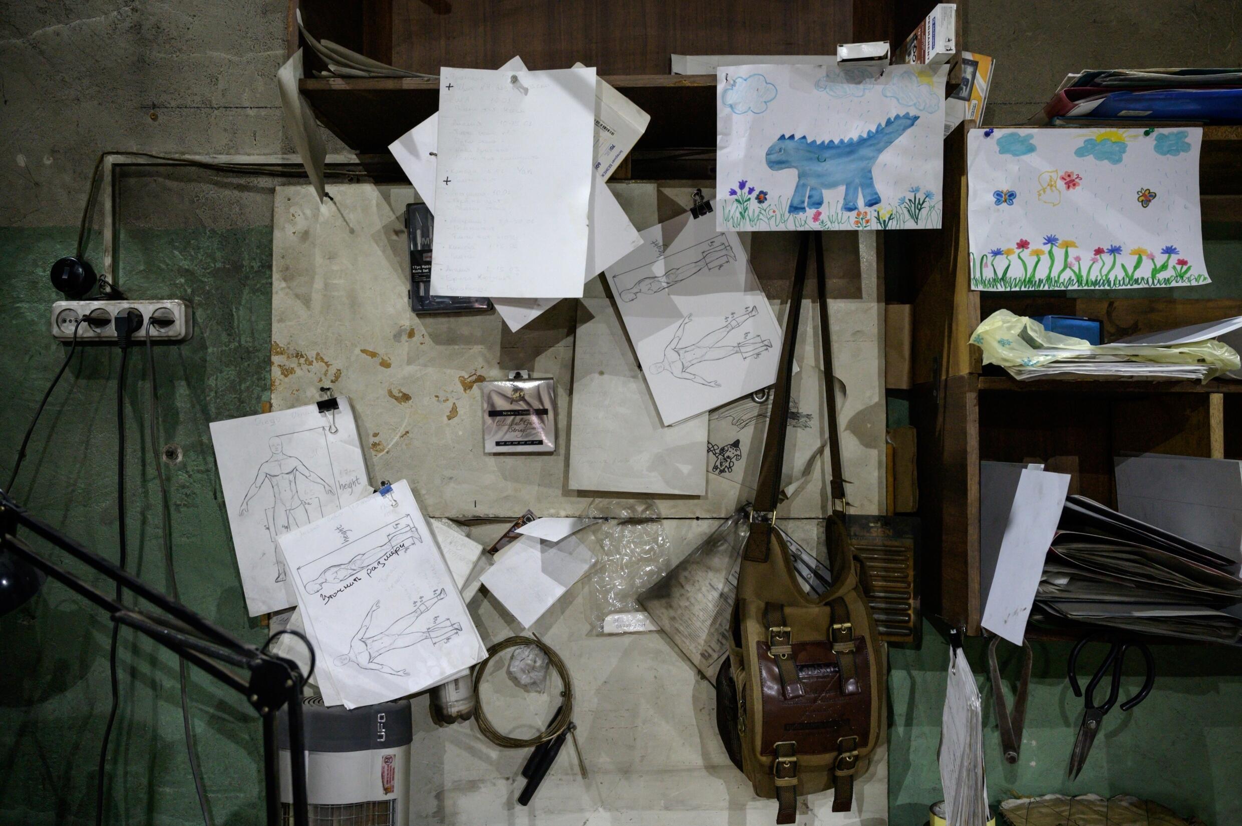 Ukraine armoury turns to making bulletproof vests for troops