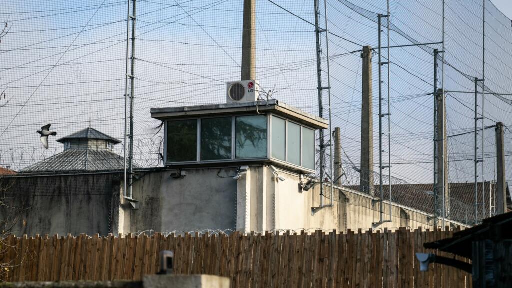 France catches one of two escapees in Dijon prison break, manhunt continues