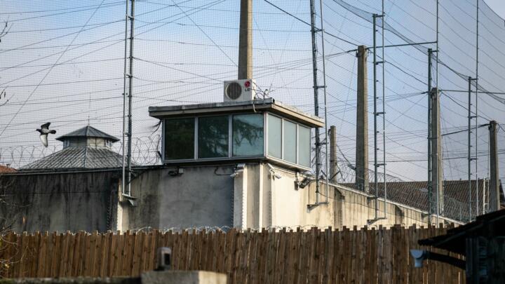 Dijon prison is in poor condition, with 311 inmates for 180 places, according to the justice ministry.