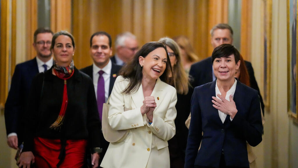 يخشى ماتشادو الحائز على جائزة نوبل على حياته أثناء فراره سراً من فنزويلا