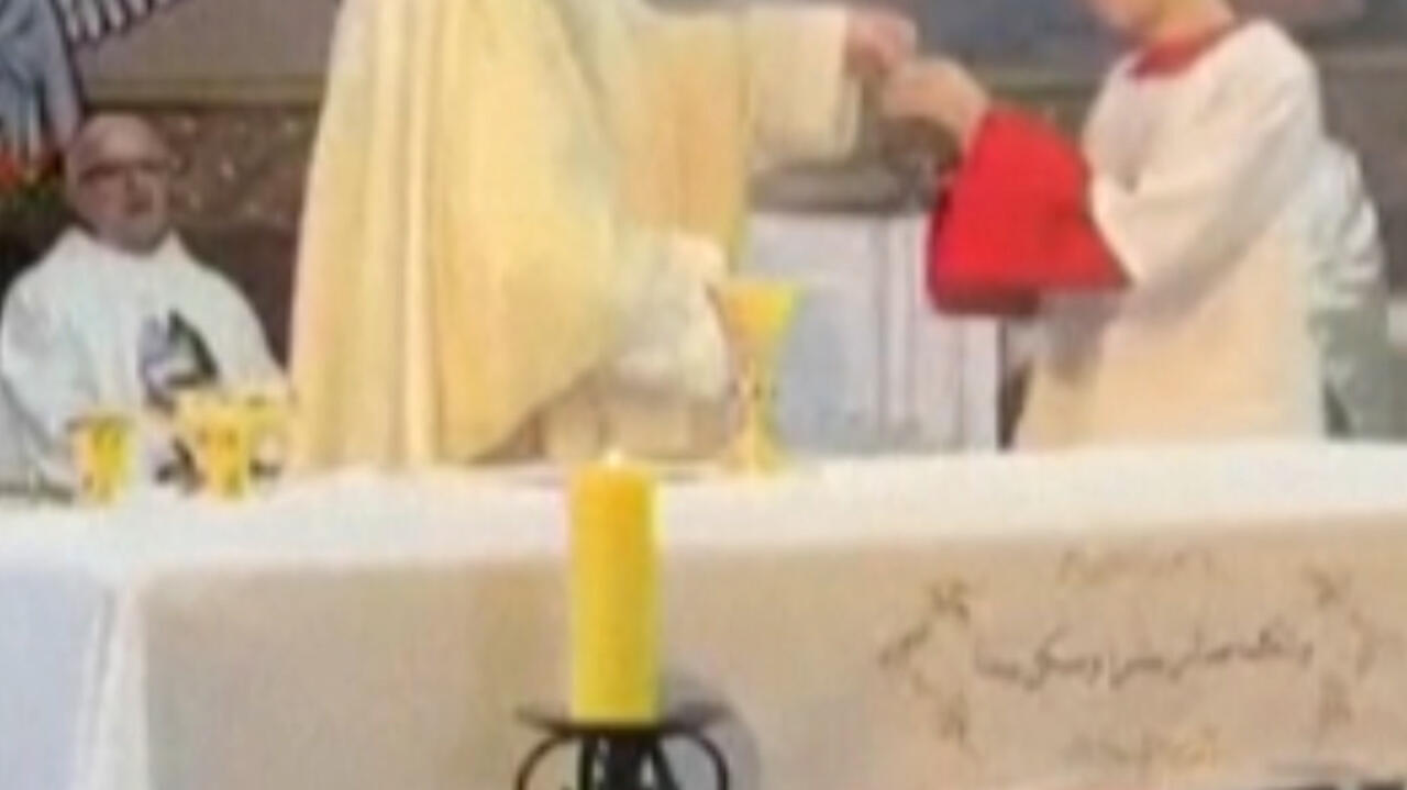 بطريرك القدس يترأس قداس عيد الميلاد في غزة