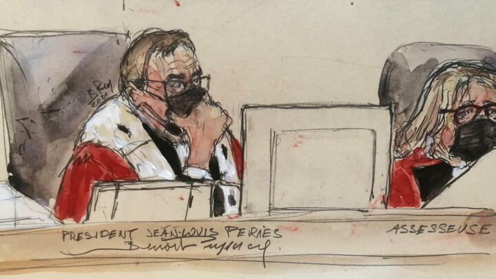 رسم يظهر القاضي جان لوي بيرياس خلال المحاكمة