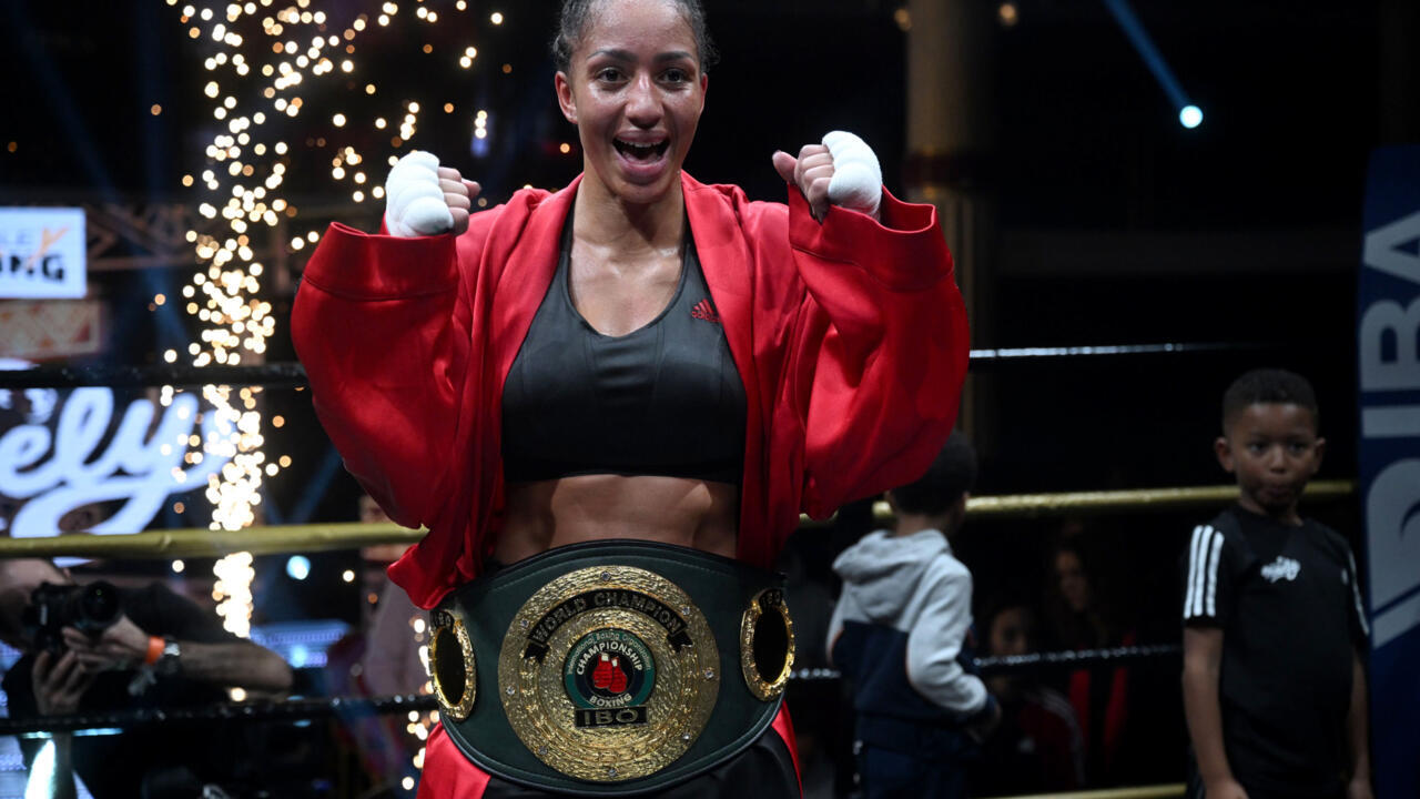 Boxing Estelle Mossely retains her IBO lightweight belt Teller Report