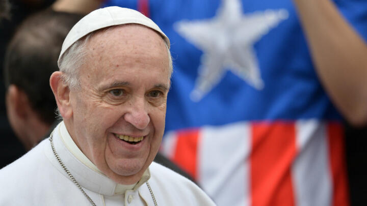 Pope Francis heads for historic meeting with Russian patriarch