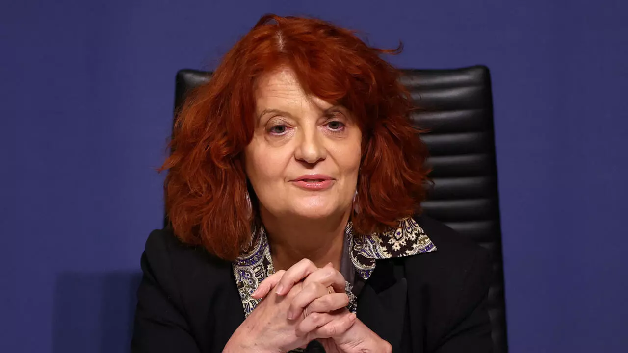 La procureure de Paris, Laure Beccuau, s'exprime lors d'une conférence de presse sur le vol au musée du Louvre, le 29 octobre 2025. © Abdul Saboor, Reuters