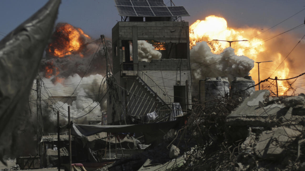 Israel intensifica bombardeos sobre Ciudad de Gaza y deja al menos 32 muertos