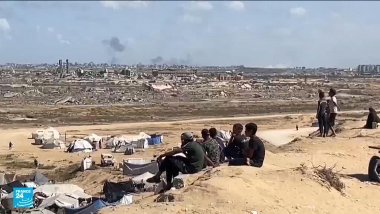 إسرائيل تقصف غزة والفلسطينيون يعلقون الآمال على خطة ترامب