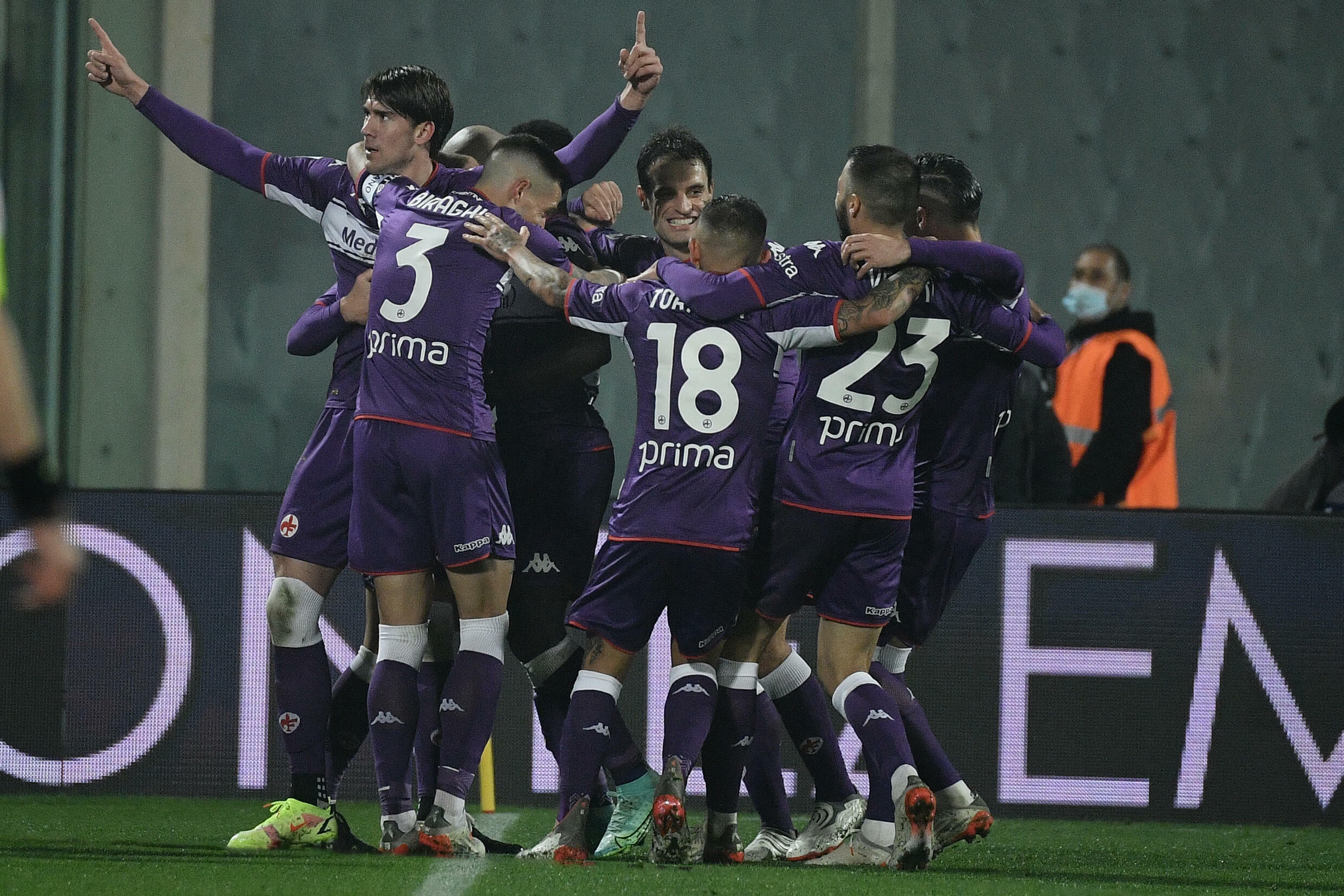 The joy of Fiorentina's Serbian striker Dusan Vlahovic (left) after scoring the second goal at home against Milan in the 13th round of the Italian Serie A on November 20, 2021 in Florence.