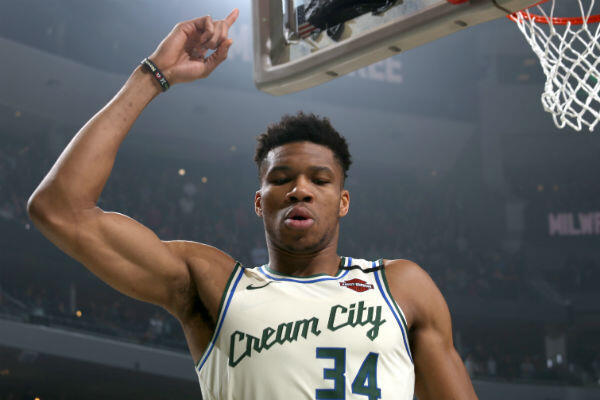 Giánnis Antetokoúnmpo, MVP en titre de la NBA.