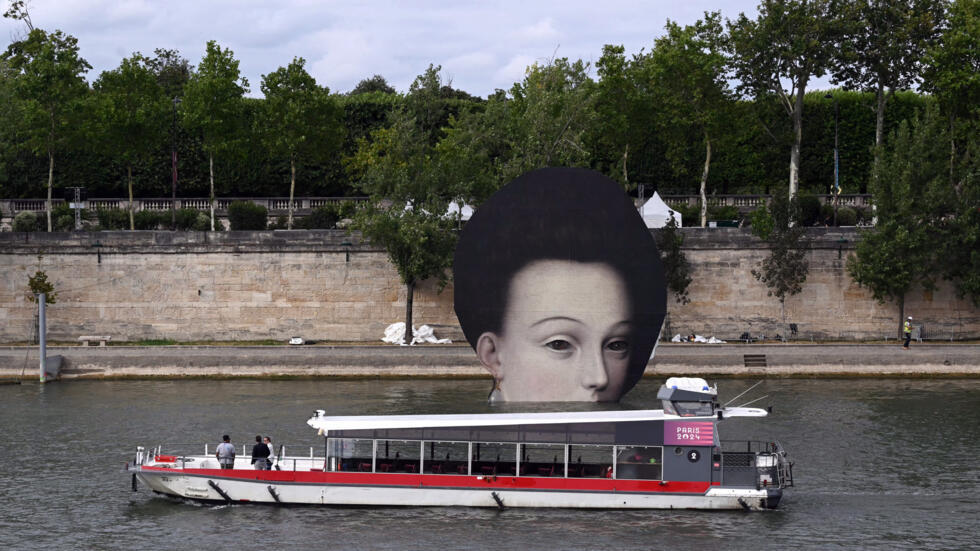 Pour la première fois, la cérémonie d'ouverture des JO n'aura pas lieu dans un stade mais au coeur de la ville : sur la Seine, à Paris.