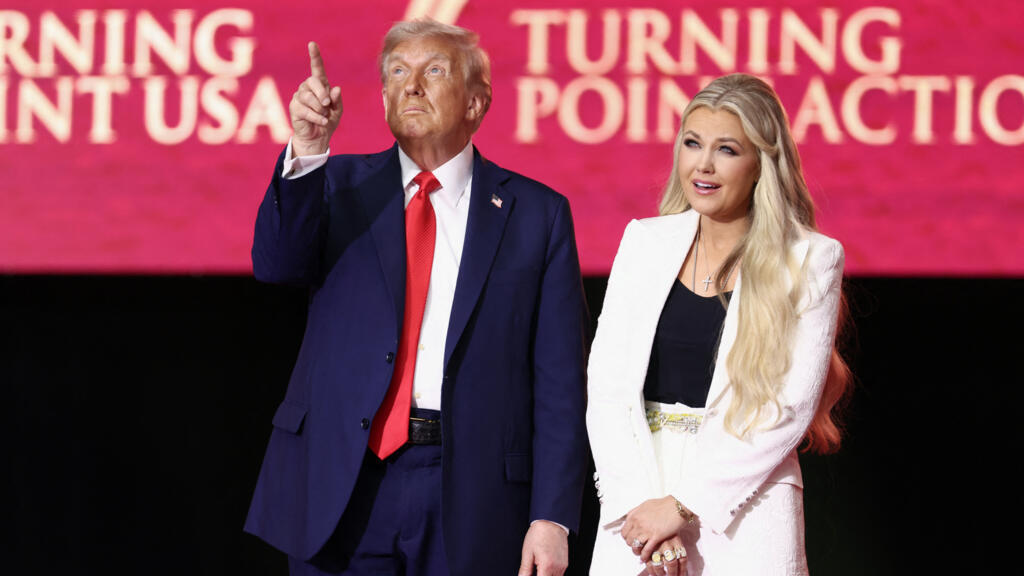 Trump îl elogiază pe Charlie Kirk drept erou american la slujba de comemorare - un tribut emoționant din partea administrației și a familiei îndurerate.