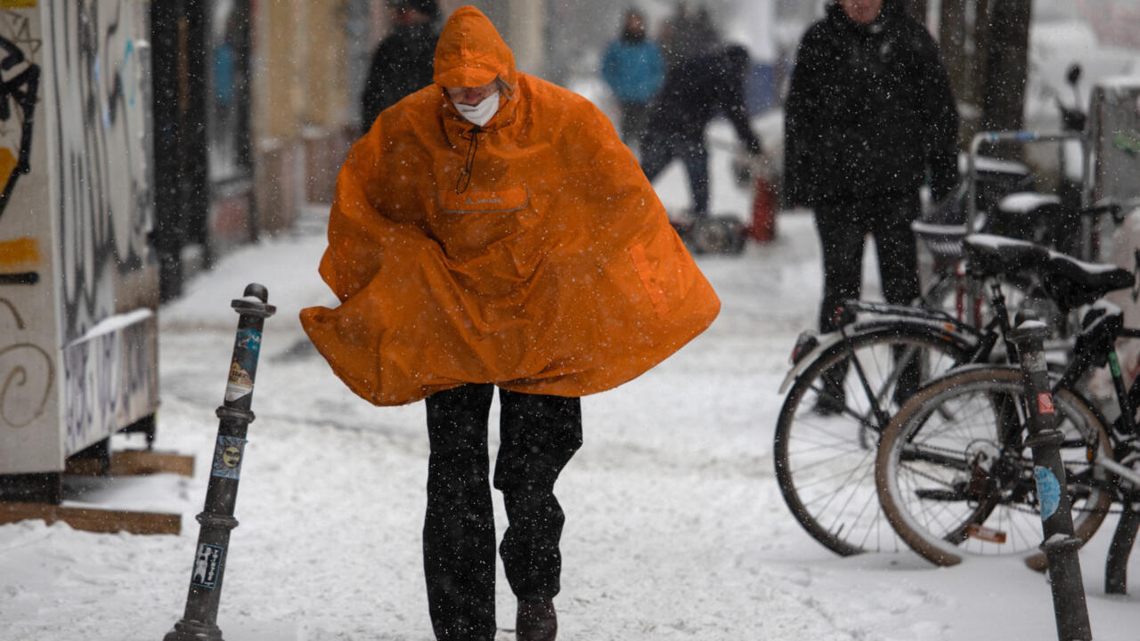 Health Does the cold make you sick? Questions and answers about