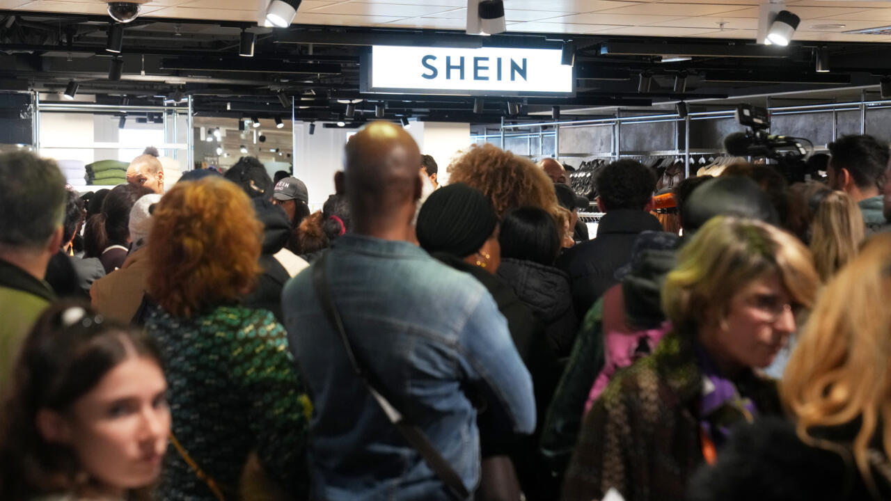 متجر "شي إن" بباريس يستقبل عددا قياسيا من الزبائن رغم فضيحة الدمى الجنسية