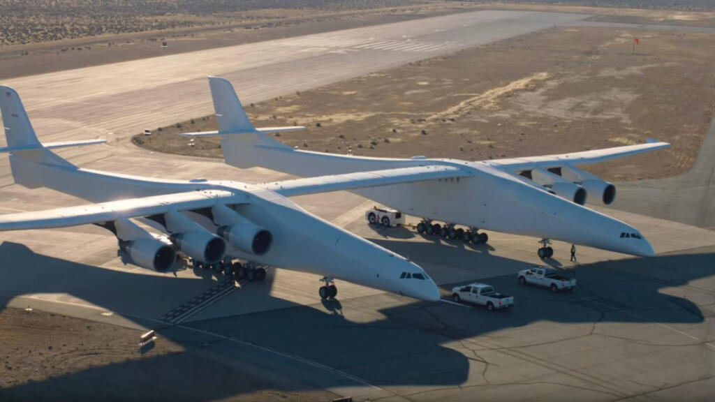 Regardez le plus grand avion du monde battre son record de vitesse au sol