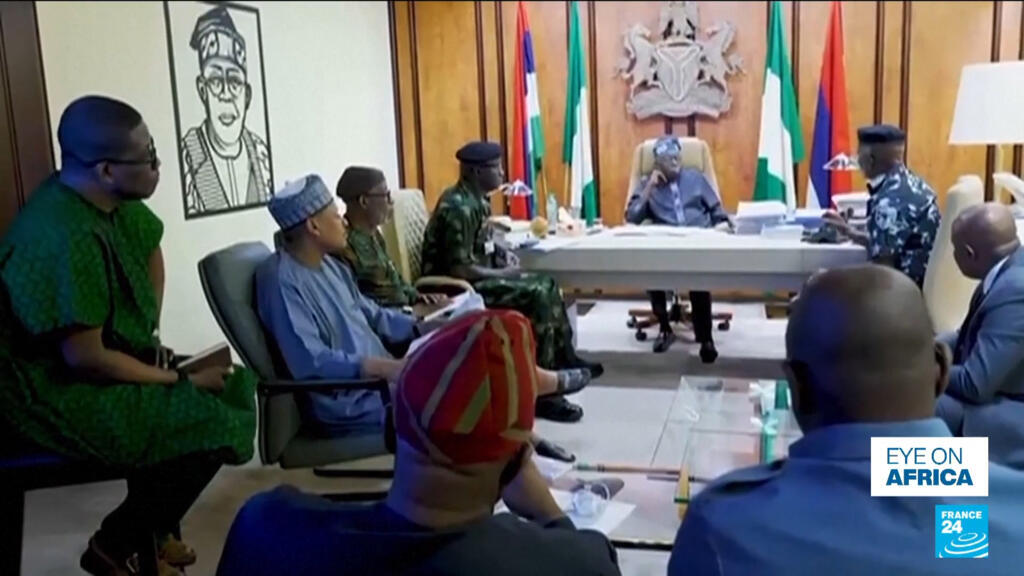 Fifty kidnapped school students in Nigeria escape