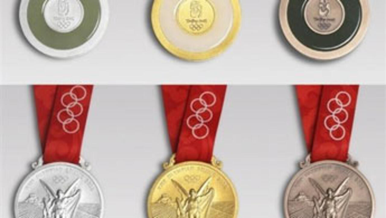 Day of records in Beijing amid doping scandal