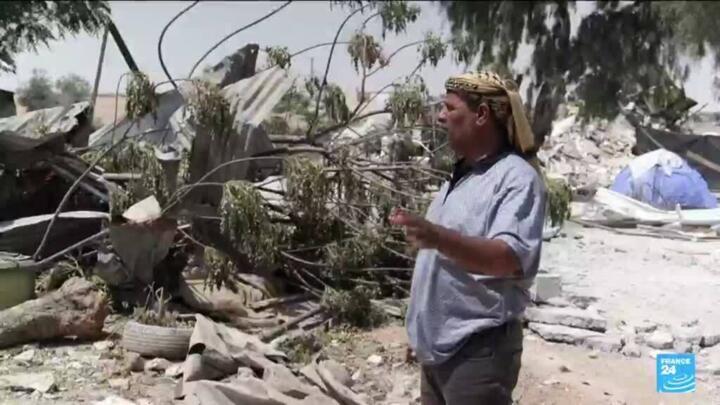 Israel evicting Negev Bedouins as they block planned motorway extension