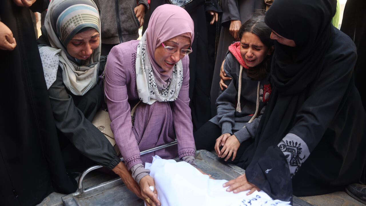 أربعة قتلى بينهم طفلة في غارات إسرائيلية جديدة على قطاع غزة