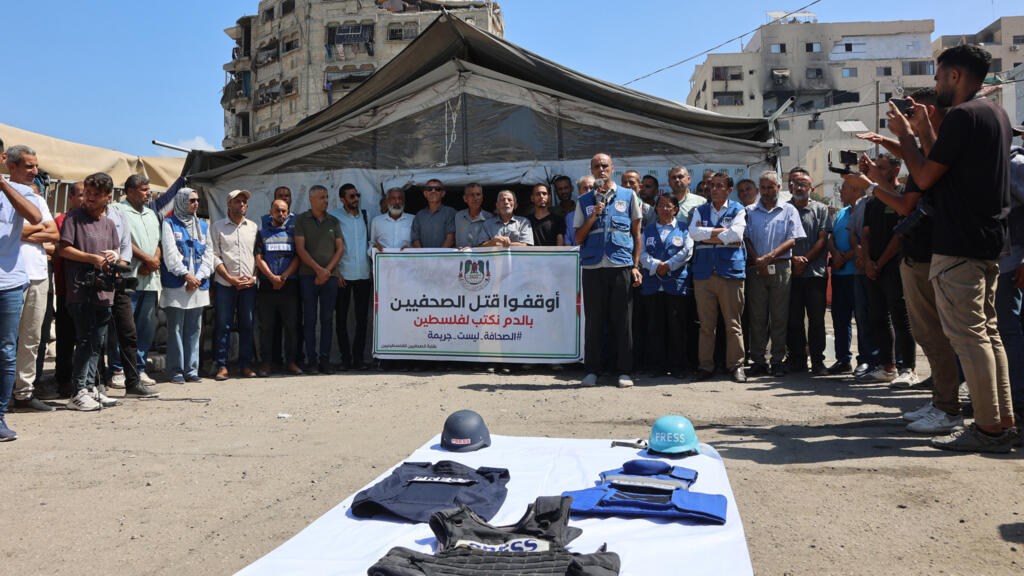 وتقول مراسلون بلا حدود إن إسرائيل قتلت مرة أخرى أكبر عدد من الصحفيين هذا العام