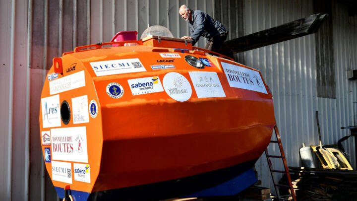 Frenchman sets sail across Atlantic in a barrel