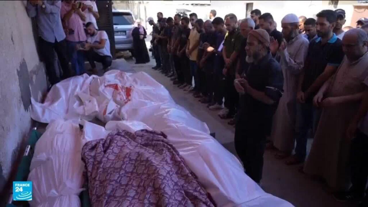 43 قتيلا في غارات إسرائيلية على غزة وعثرات في طريق التوصل إلى هدنة