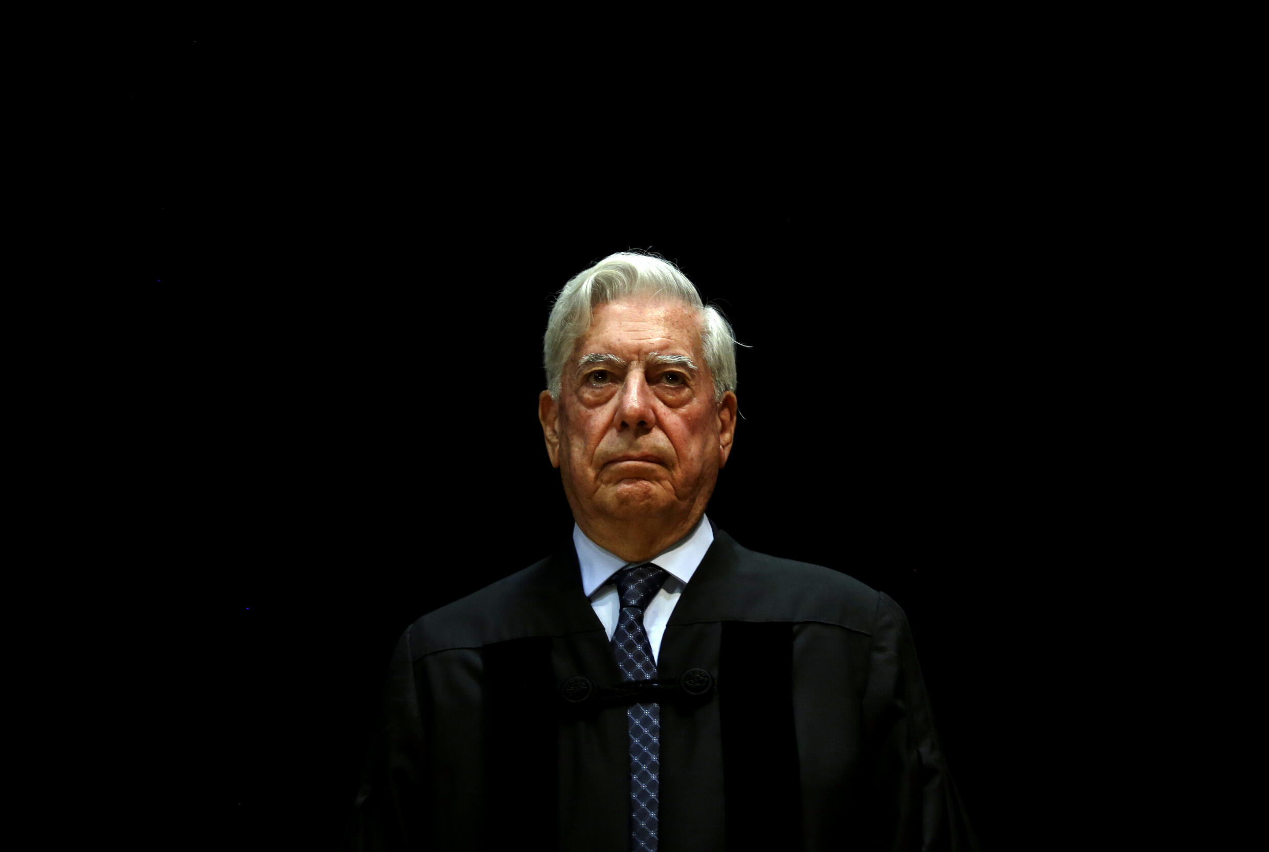 Mario Vargas Llosa hace historia. A sus 86 años entra a formar parte de un club selecto fundado por uno de los cardenales más mencionados en el mundo de la literatura en el que figuran nombres como Victor Hugo, Montesquieu o Louis Pasteur: la Academia Francesa. Imagen de archivo.