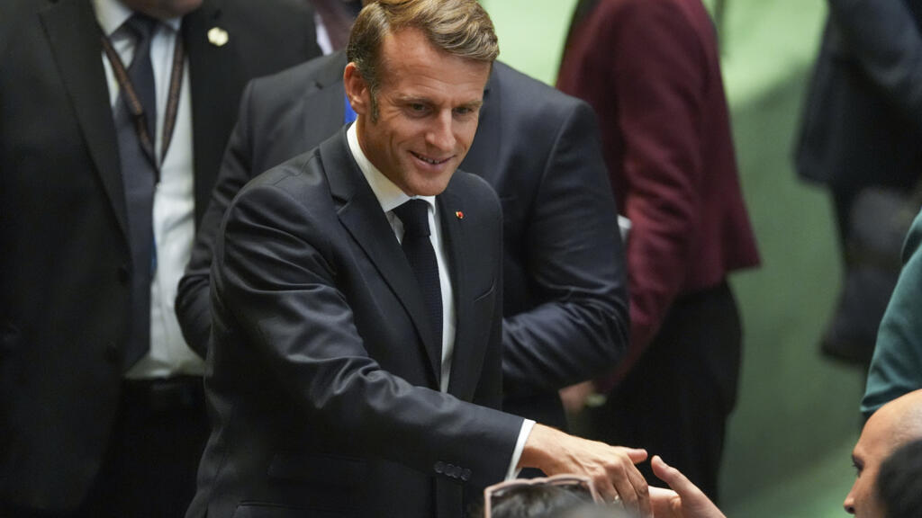 'I'm waiting in the street': Blocked by presidential convoy in NY, Macron phones Trump