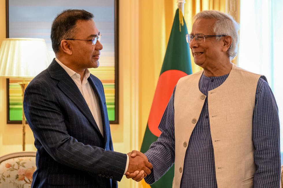 Tarique Rahman (L) meeting Bangladesh's interim leader Muhammad Yunus in London in June 2025