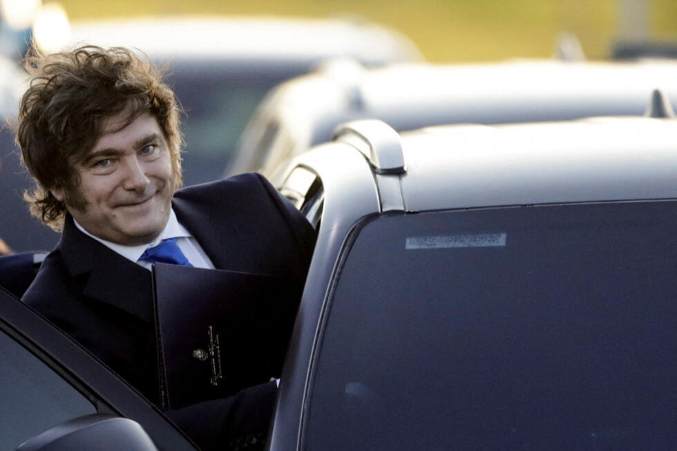 El presidente de Argentina, Javier Milei, se marcha tras presentar un nuevo Código Penal en el Complejo Penitenciario Federal I de Ezeiza, en las afueras de Buenos Aires, Argentina, el 2 de octubre de 2025.