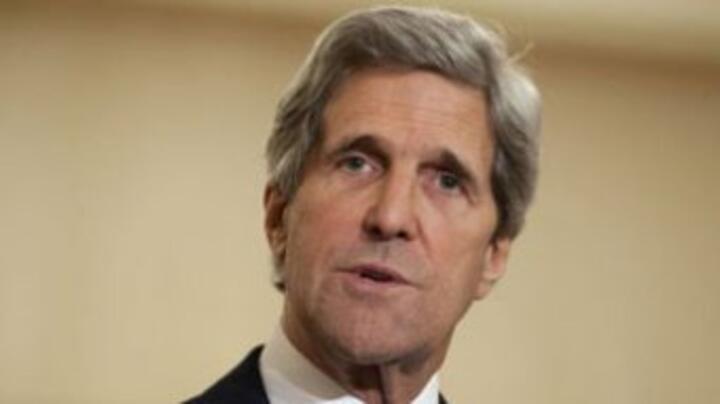 Kerry pushes Israeli, Palestinian leaders for peace talks