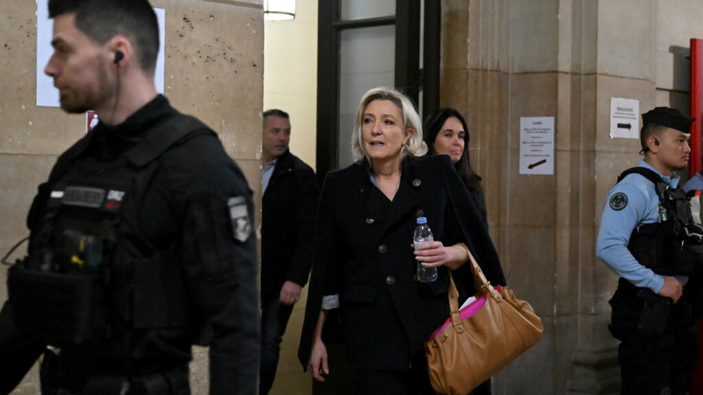 Marine Le Pen audionnée à Paris au procès en appel des assistants parlementaires